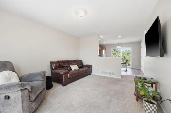 3115 Clover Ridge DR, Chaska, MN 55318