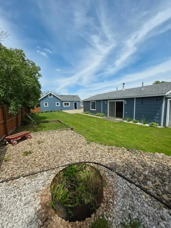 104 5th ST SW, Kasson, MN 55944