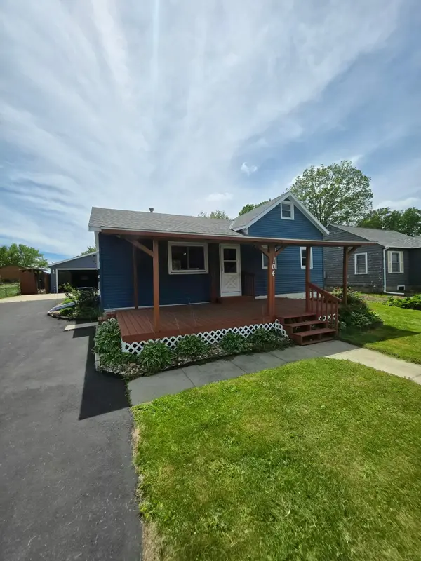 104 5th ST SW, Kasson, MN 55944