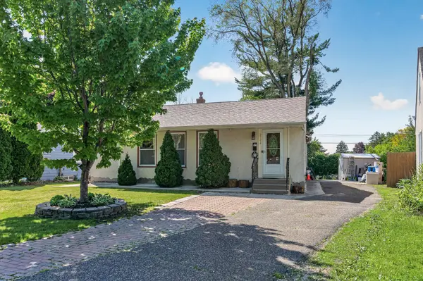 2144 Geranium AVE E, Saint Paul, MN 55119