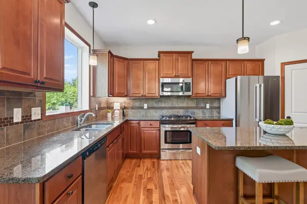 3401 Mulberry Alcove, Woodbury, MN 55129