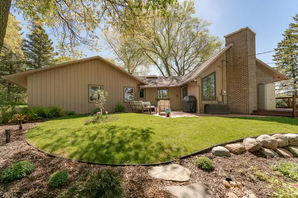 1805 Teton LN NE, Rochester, MN 55906
