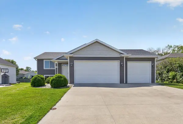 810 8th AVE SW, Pine Island, MN 55963