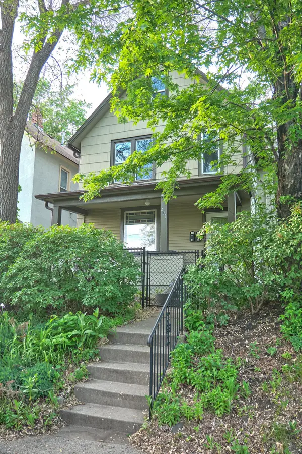 407 19th AVE NE, Minneapolis, MN 55418