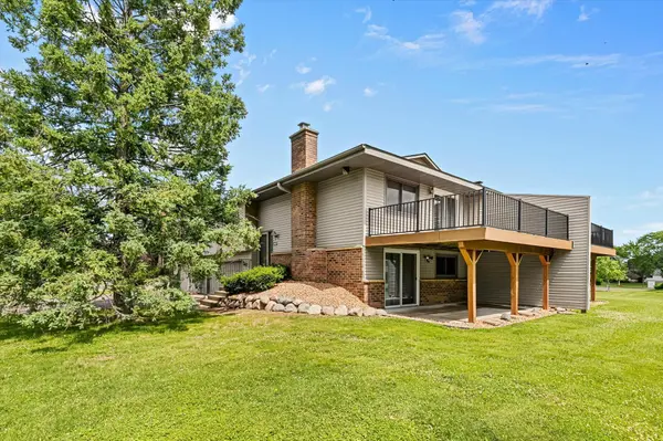 4143 Sylvia CT, Shoreview, MN 55126