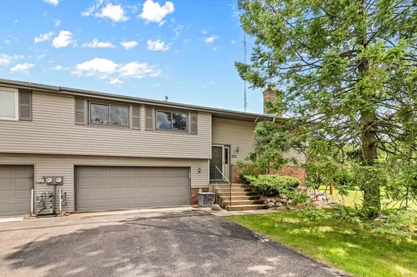 4143 Sylvia CT, Shoreview, MN 55126