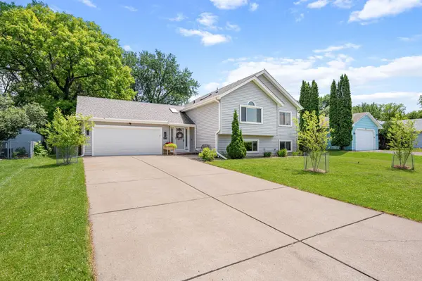 4876 Erickson DR, New Hope, MN 55428
