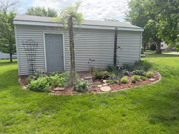 223 10th AVE, Worthington, MN 56187