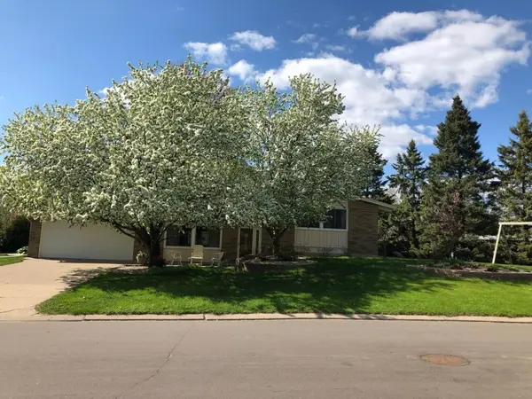 3141 Hillsboro AVE N, New Hope, MN 55427