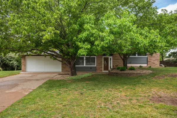 3141 Hillsboro AVE N, New Hope, MN 55427