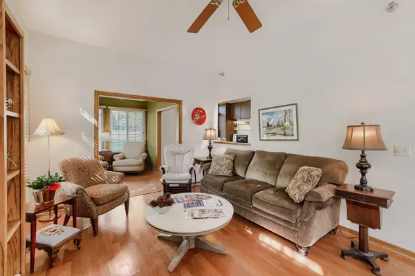 2529 Claremont DR #38, Mendota Heights, MN 55120