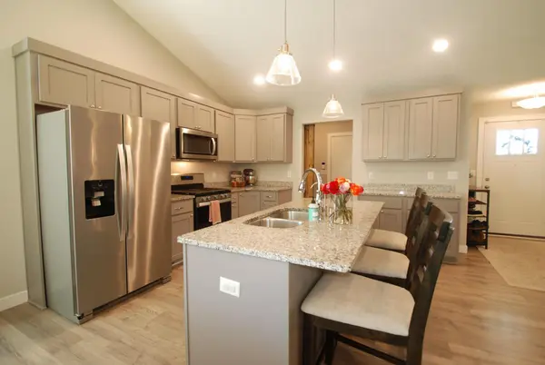1257 Pinewood TRL, New Richmond, WI 54017