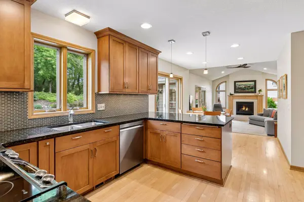1433 Appaloosa TRL, Eagan, MN 55122