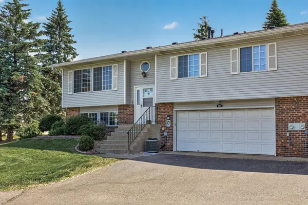 4450 Clover LN, Eagan, MN 55122