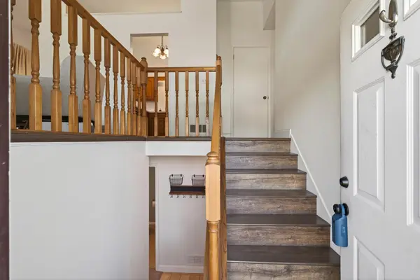 4450 Clover LN, Eagan, MN 55122
