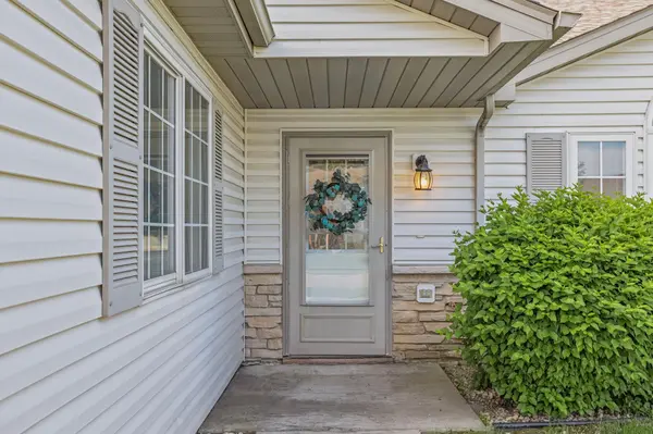 1224 25th AVE NW, Faribault, MN 55021