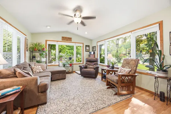 100 Shady Oak CIR, Delano, MN 55328