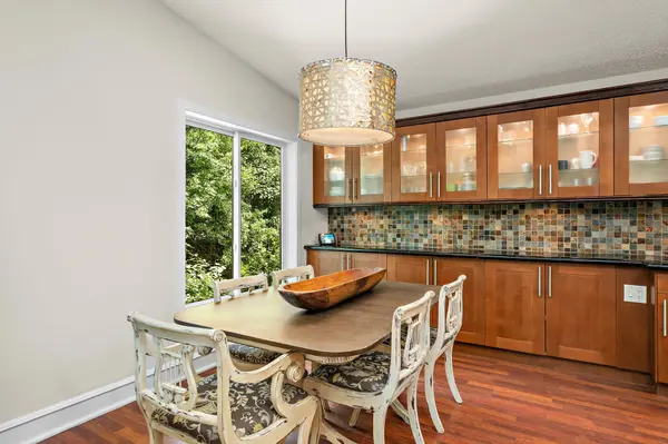 17700 Arrowhead TRL, Minnetonka, MN 55345