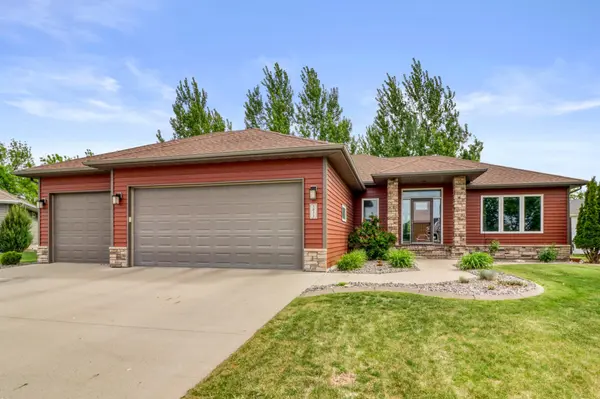 5831 Autumn DR S, Fargo, ND 58104