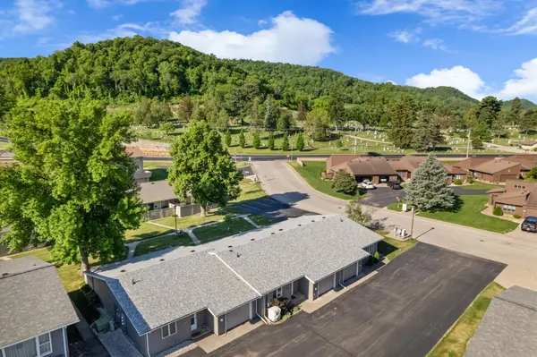 1402 Mcnally DR #B, Winona, MN 55987