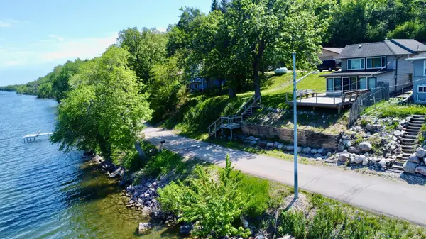 1160 Lake DR, Big Stone City, SD 57216