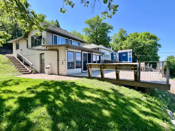 1160 Lake DR, Big Stone City, SD 57216