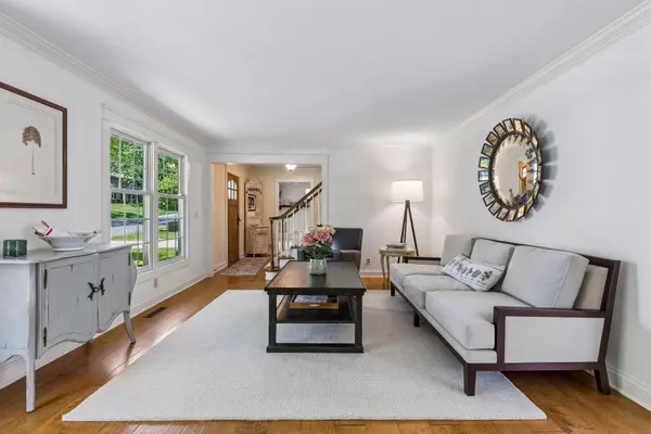 6529 Cherokee TRL, Edina, MN 55439