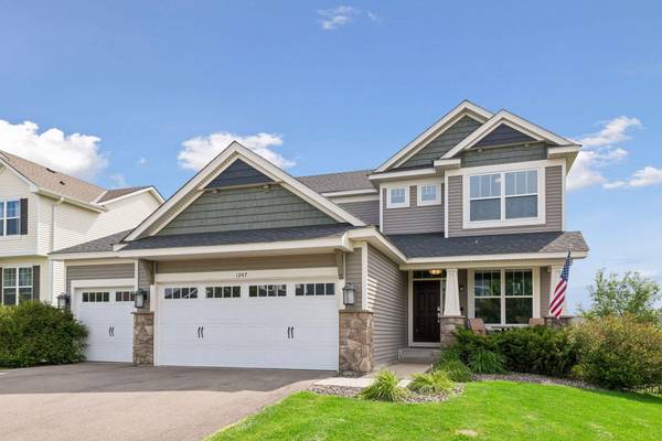 1247 Maple LN, Carver, MN 55315