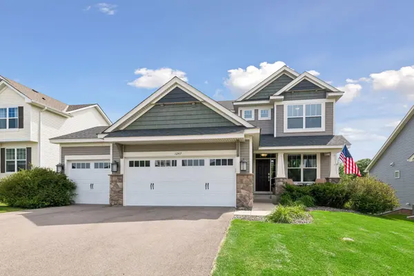 1247 Maple LN, Carver, MN 55315