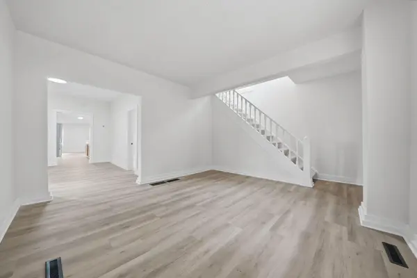 916 Magnolia AVE E, Saint Paul, MN 55106