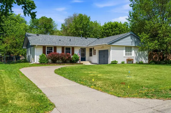 8416 Hinton AVE S, Cottage Grove, MN 55016