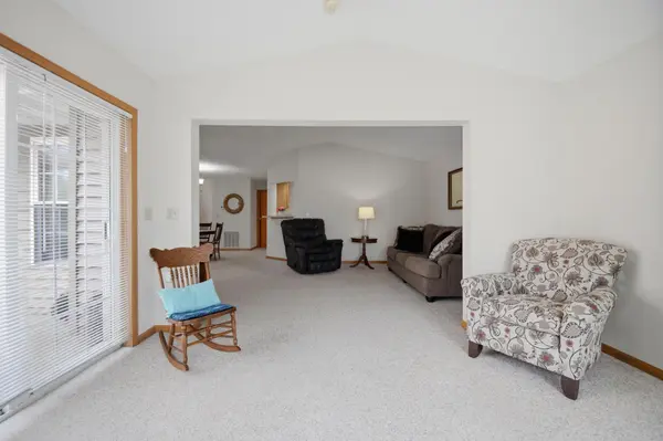 1906 Oak Tree LN #D, Austin, MN 55912