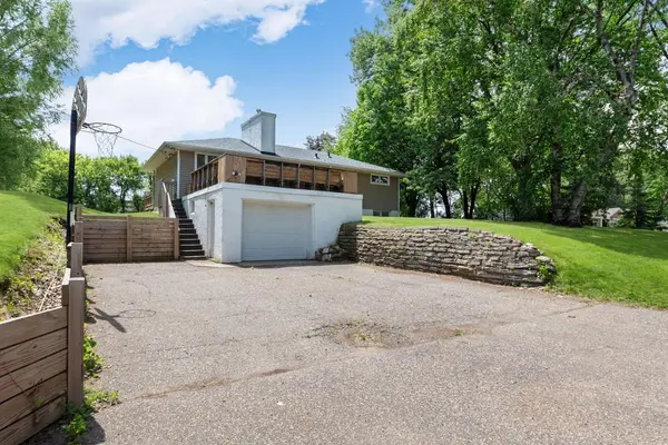 620 Callahan PL, Mendota Heights, MN 55118