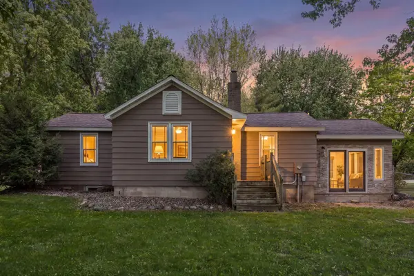 9535 Shady Oak DR, Chaska, MN 55318