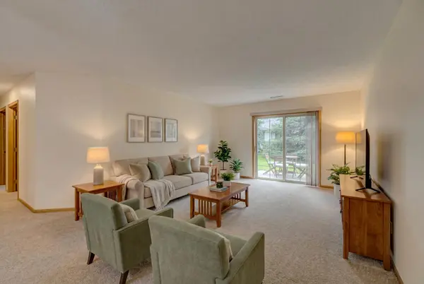 696 Monn AVE, Vadnais Heights, MN 55127