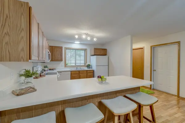 696 Monn AVE, Vadnais Heights, MN 55127