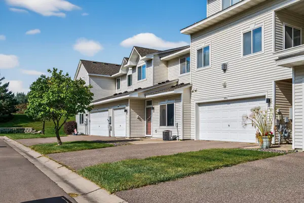 8983 Sawgrass GLN N, Maple Grove, MN 55311