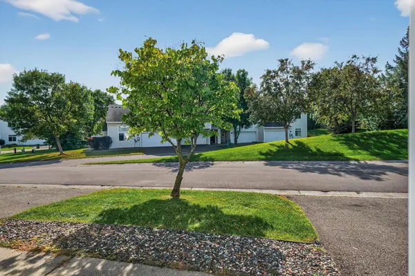 8983 Sawgrass GLN N, Maple Grove, MN 55311