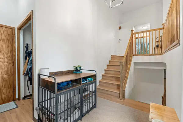 4382 Metcalf DR, Eagan, MN 55122