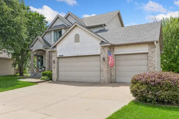 9009 Zanzibar LN N, Maple Grove, MN 55311