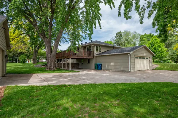 12715 27th AVE N, Plymouth, MN 55441