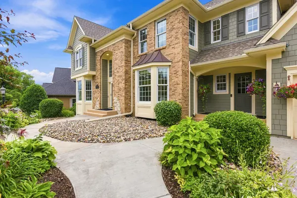 3824 Fairway TER, Woodbury, MN 55125
