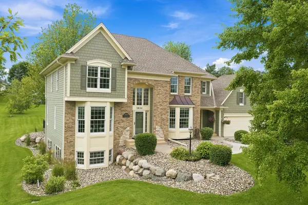 3824 Fairway TER, Woodbury, MN 55125