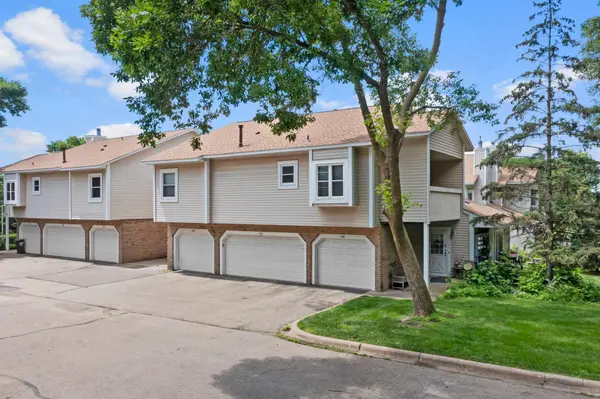 5304 Highpointe TER, Bloomington, MN 55437