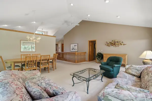 1887 Magnolia LN N, Plymouth, MN 55441