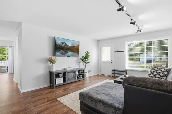 13229 Bush LN, Eden Prairie, MN 55347