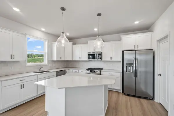 911 Milborne LN NW, Rochester, MN 55901