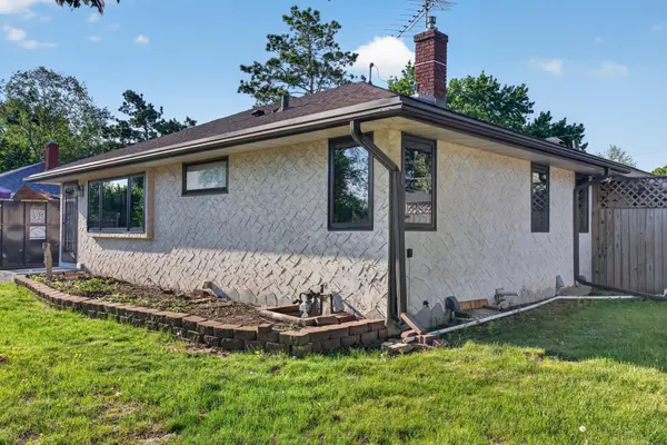 1502 Sherren AVE E, Maplewood, MN 55109
