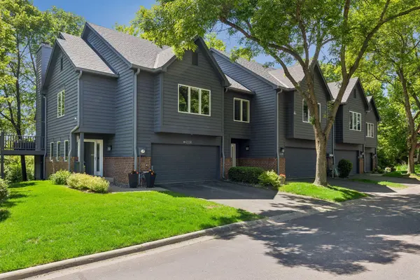 2228 Sherwood CT, Minnetonka, MN 55305