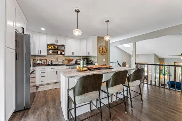 712 Juniper ST, La Crescent, MN 55947